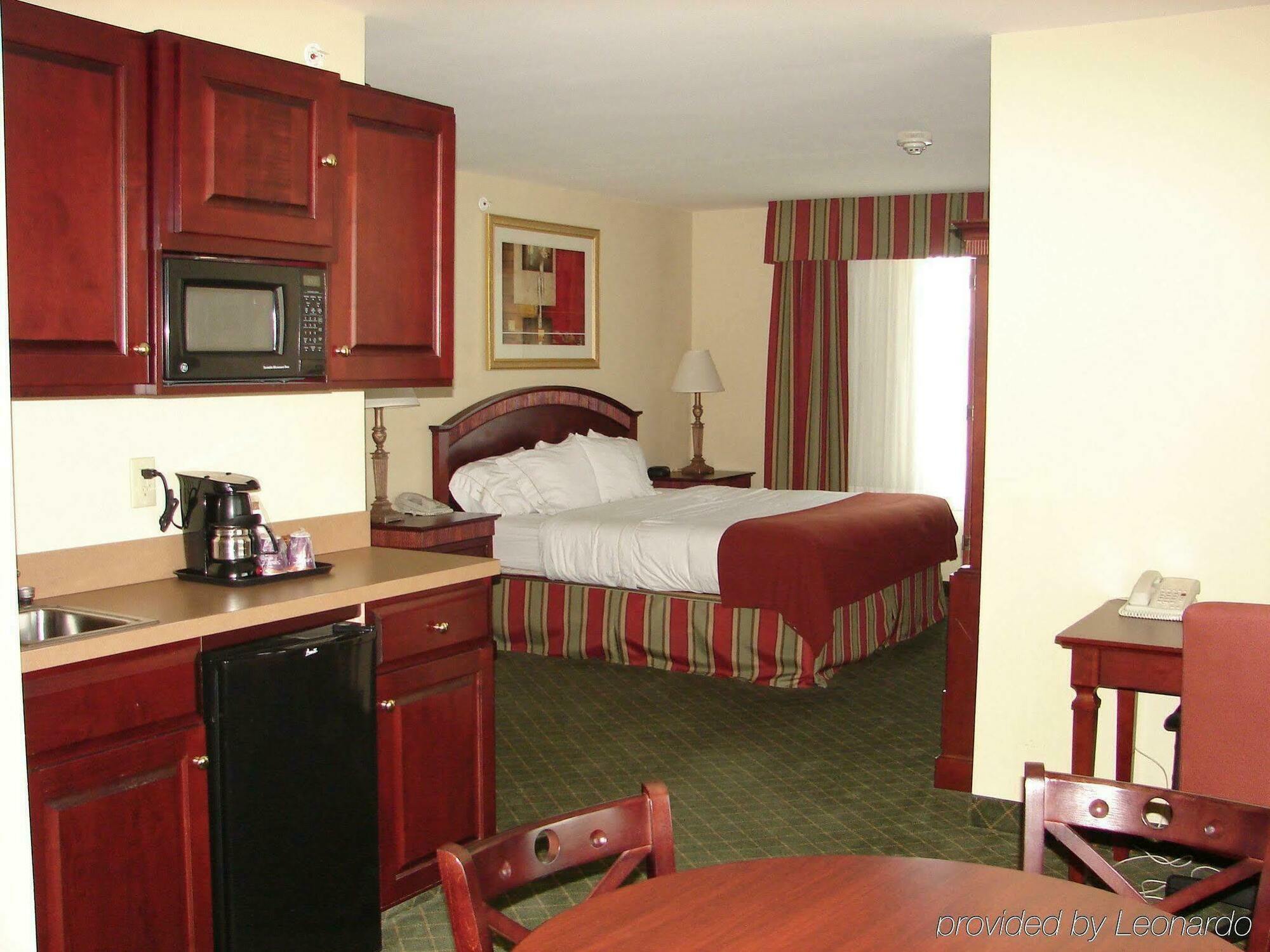 Holiday Inn Express Hotel & Suites Lexington-Downtown University By Ihg Номер фото